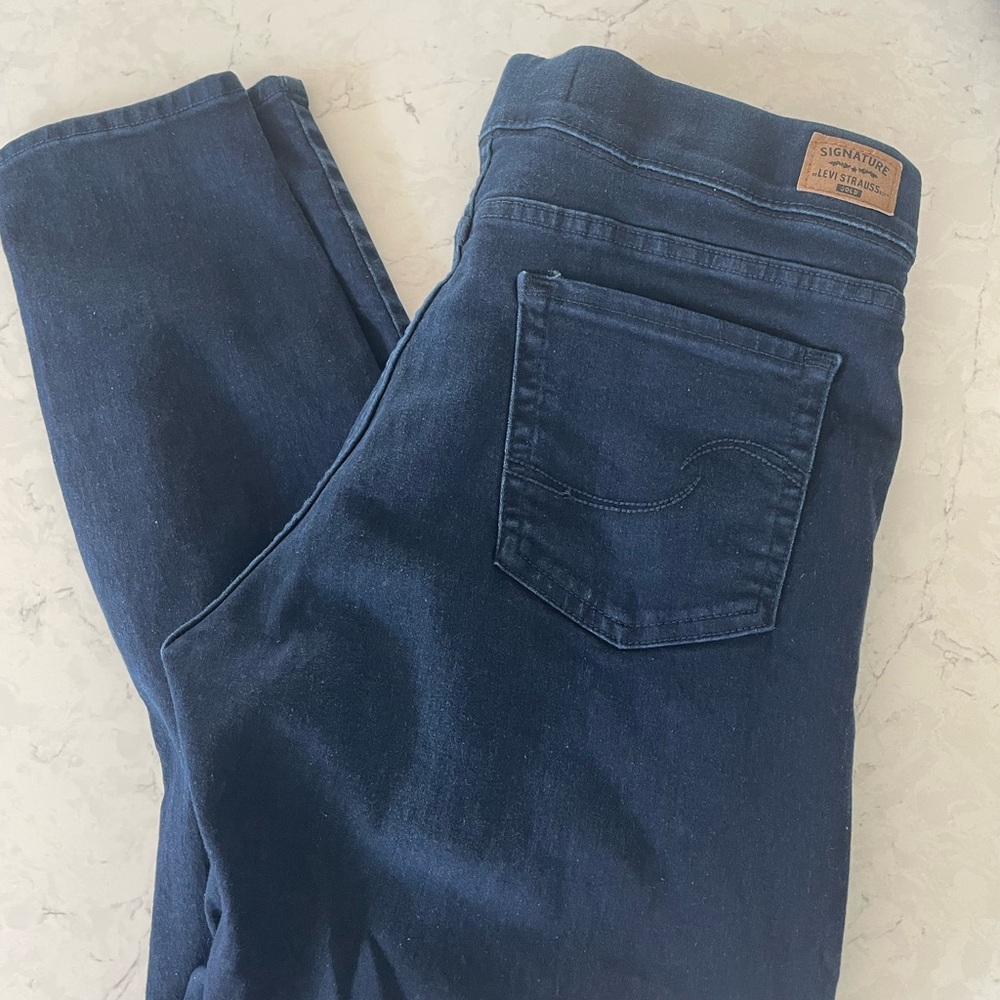 Levi's Women's Dark Blue Straight Leg Jeans